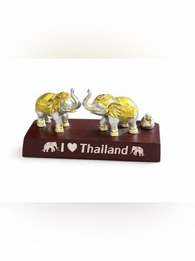 Thailand Elephant Figurine Set – Gold & Silver “I ❤️ Thailand” Souvenir Decor